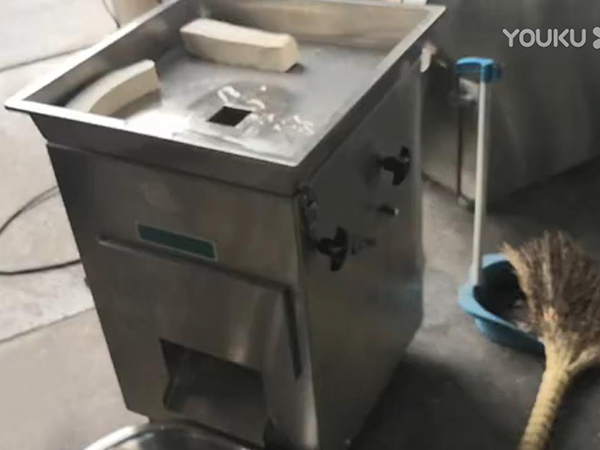 魚(yú)豆腐切條機(jī)